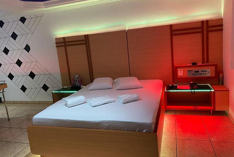Motel 2000 Guarulhos Phòng bức ảnh